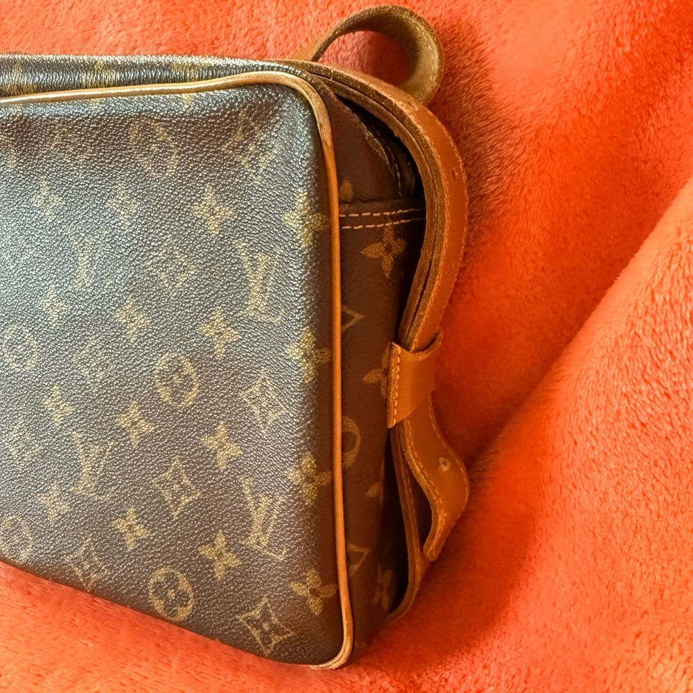 Vintage Louis Vuitton Crossbody Purse - Picture 3 of 16